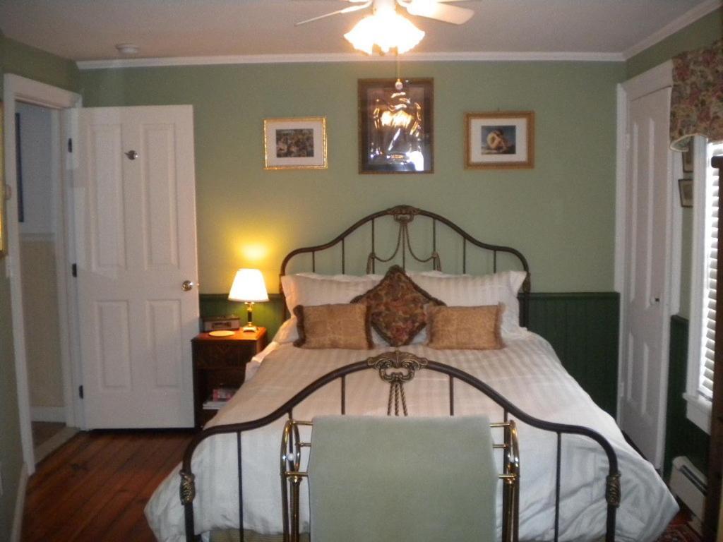 The Stirling House Waterfront Inn Greenport Quarto foto