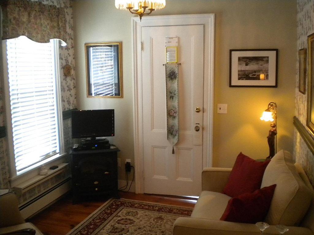 The Stirling House Waterfront Inn Greenport Quarto foto